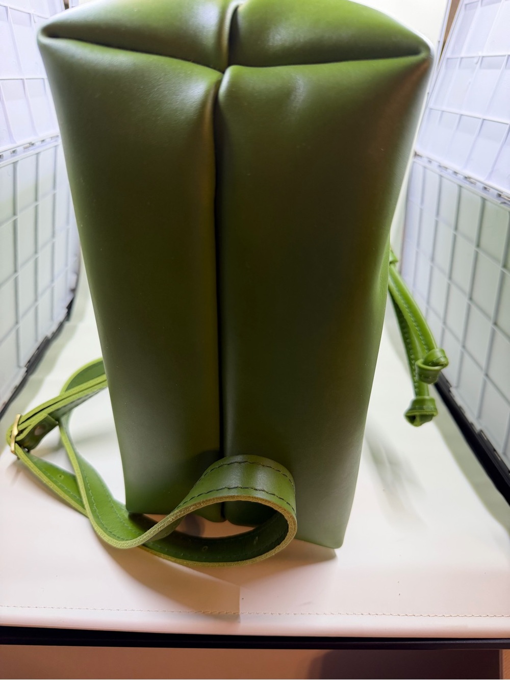 Portland Leather Large Green Apple Bucket Bag - Picture 7 of 7